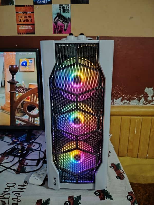 core i7 6700k / 8GB grafic card gtx 1660 super / 32GB ddr 4 / 0