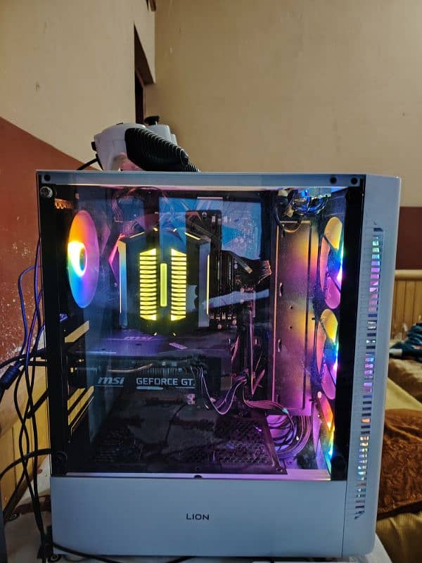 core i7 6700k / 8GB grafic card gtx 1660 super / 32GB ddr 4 / 1
