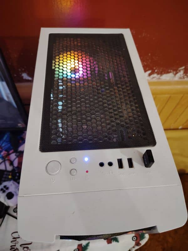 core i7 6700k / 8GB grafic card gtx 1660 super / 32GB ddr 4 / 3