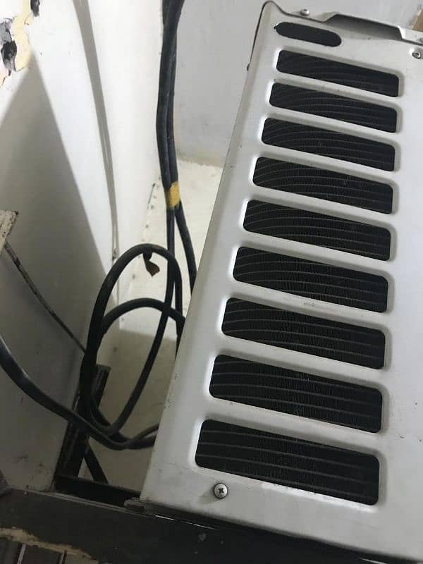 2 ac hain 1.5 ton 38000+40000 2