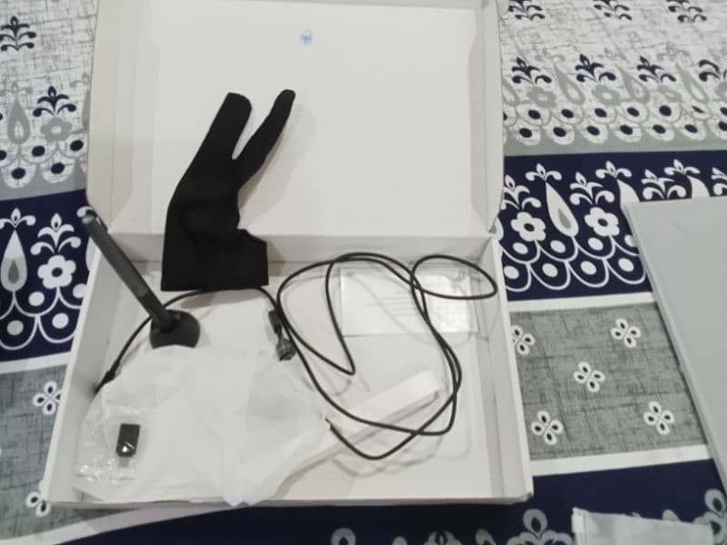 Huion Inspiroy H610X Graphics Tablet 4