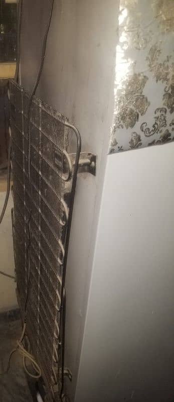 refrigrator dawlance used condition but new jesa ha 2