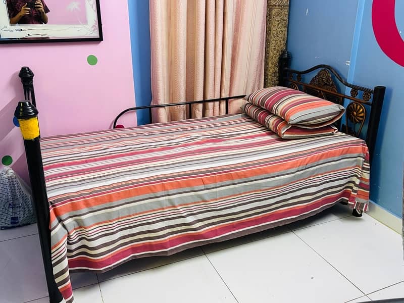 iron bed singal 0