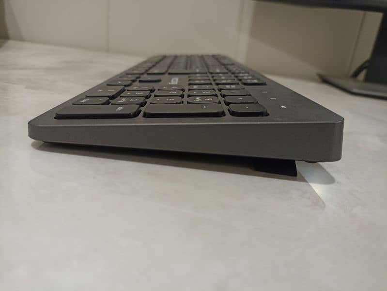 Wireless rechargeable Keyboard 3