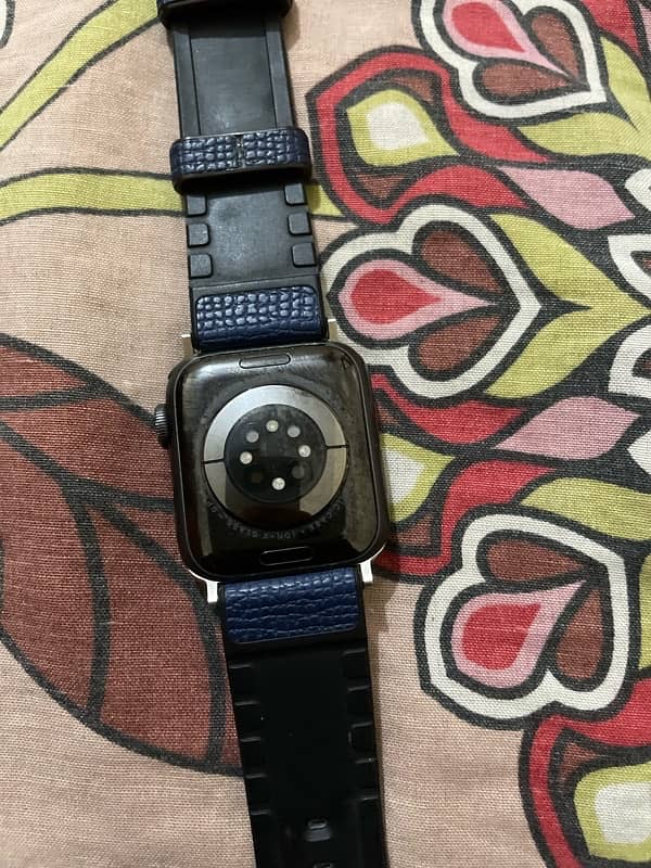 Apple Series 6 watch with original charger 3