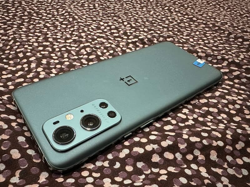 One Plus 9 Pro 12/256 With Original Charger 0