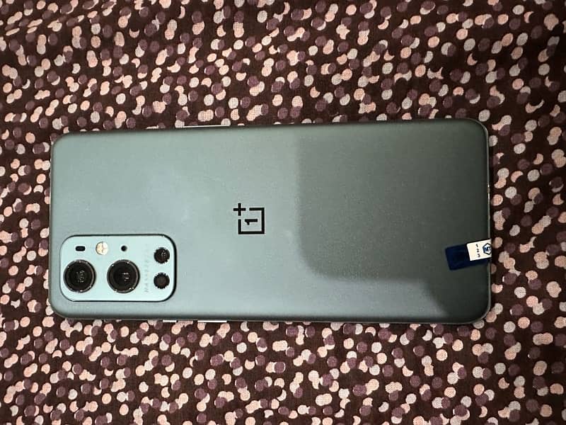 One Plus 9 Pro 12/256 With Original Charger 2