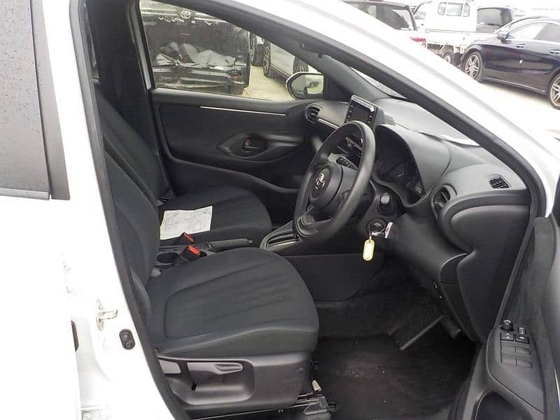 Toyota Yaris 2022 7
