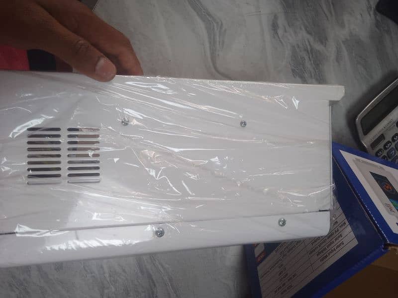 Solarinverter without battery with digital touch display built-in wifi 4