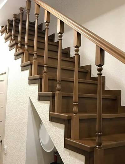 Wooden Stair Railing | Master Pillars