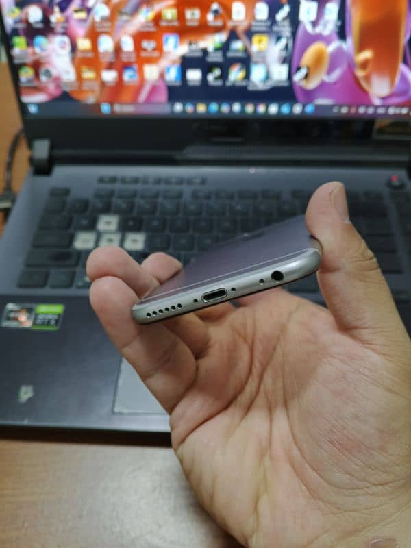 Iphone 6 Silver 128 Gb Factory Unlocked PTA approved only kit 6