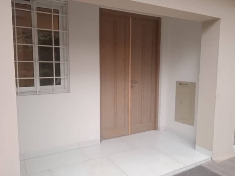 Lower Portion Of 500 Square Yards Available For Rent In F-8 15