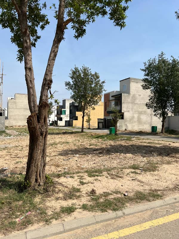 5 Marla Corner 40 Ft Road Plot Beautifully Constructed Prime Location Residential Plot Is Available For Sale In New Lahore City Phase 3 3