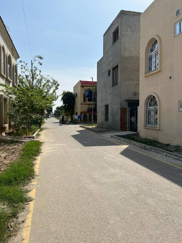 5 Marla Corner 40 Ft Road Plot Beautifully Constructed Prime Location Residential Plot Is Available For Sale In New Lahore City Phase 3 5