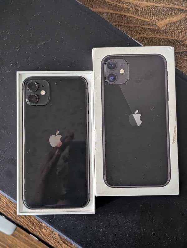 Iphone 11 box open just few months used 0