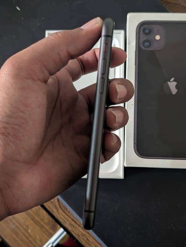 Iphone 11 box open just few months used 6