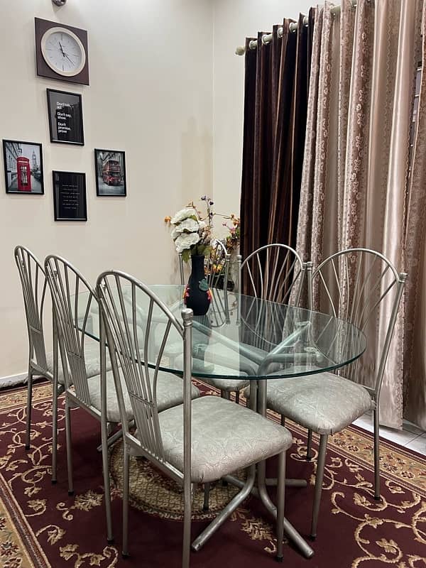 Dinning table 0
