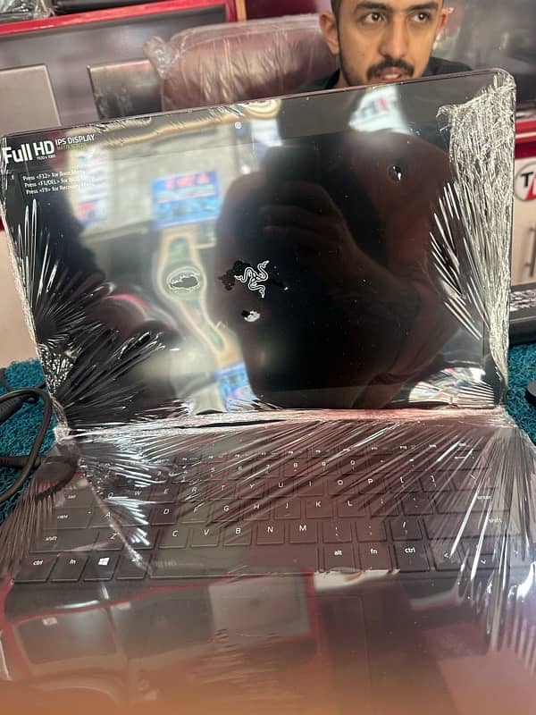 Alienware 17 R4 and Razor Blade 15 2