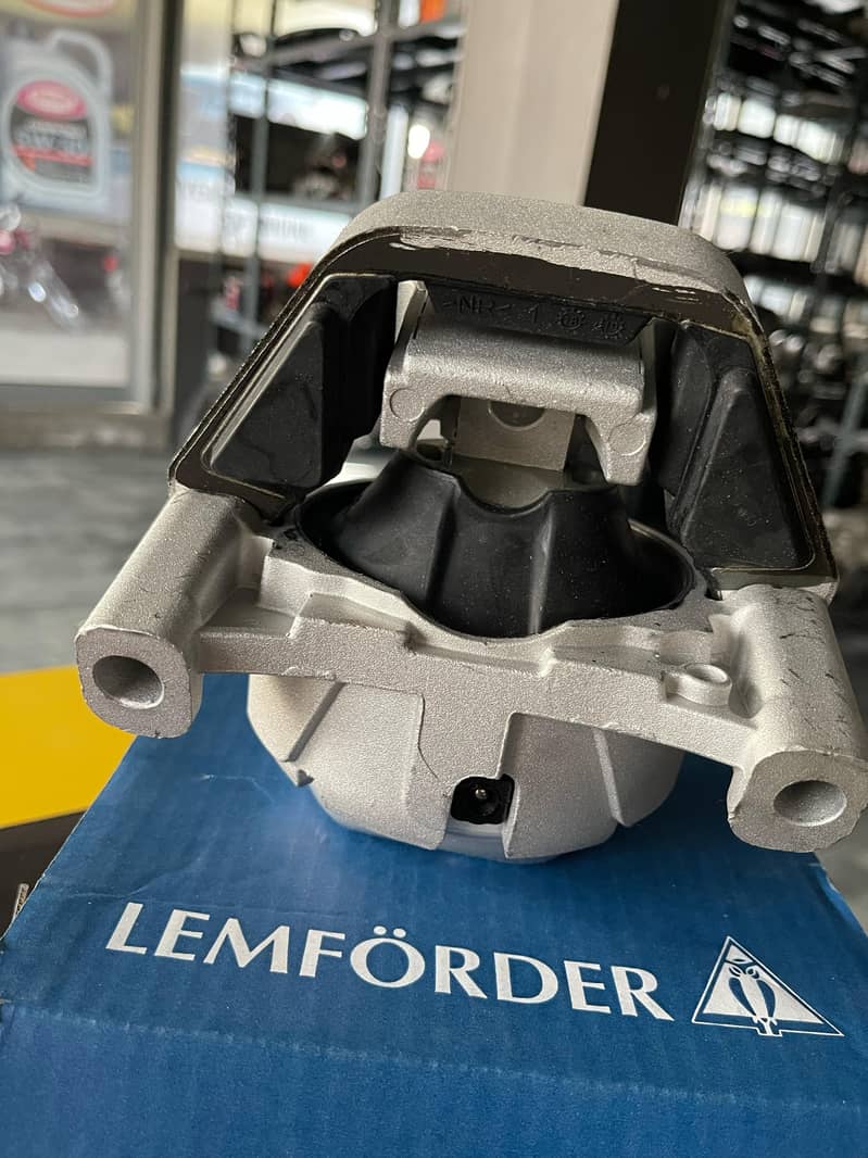 AUDI PARTS ENGINE MOUNTS FOR AUDI A4/A6 New Model 2