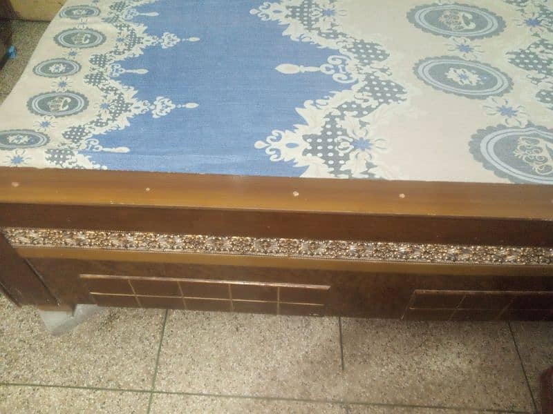 bed metress and side table 1