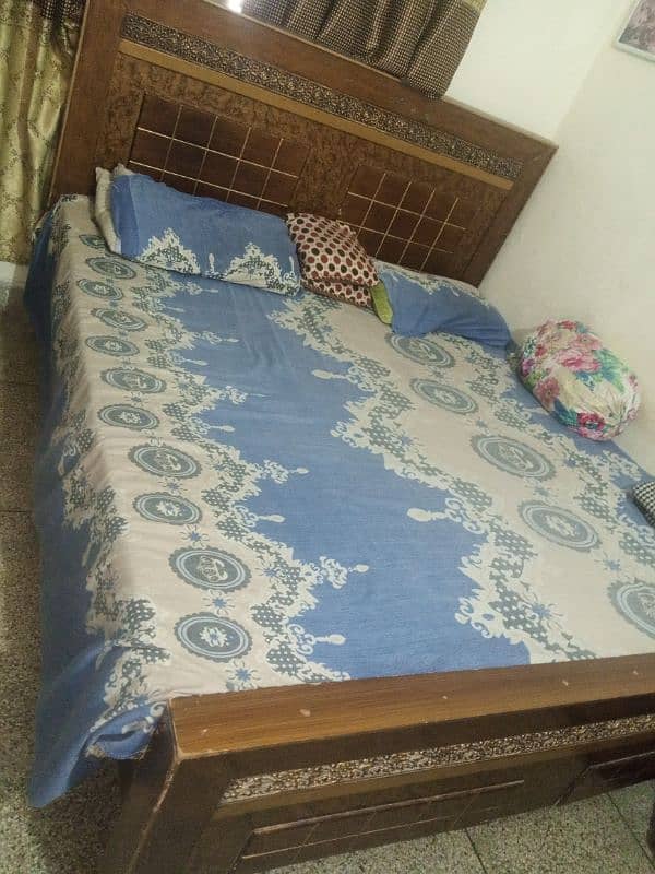 bed metress and side table 3