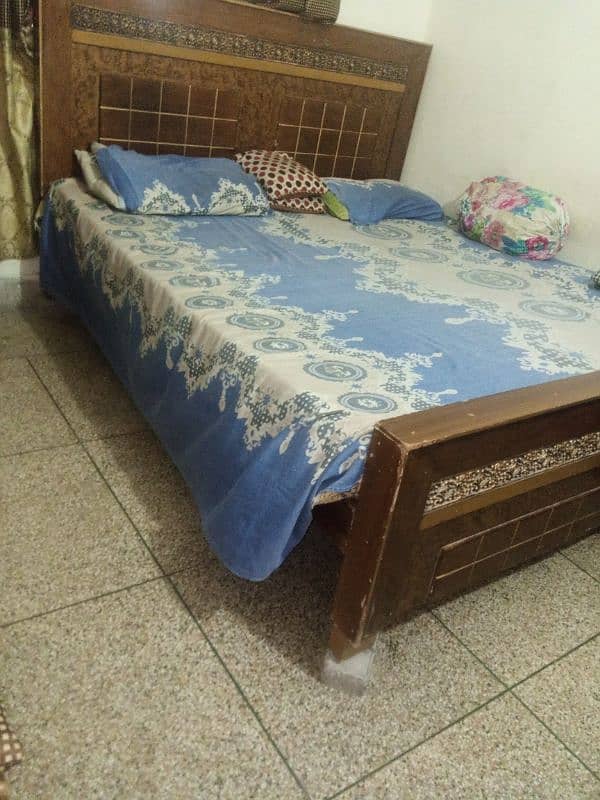 bed metress and side table 17