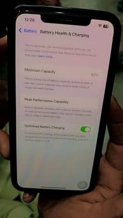 factory unlocked mobile full oky. battery health fit