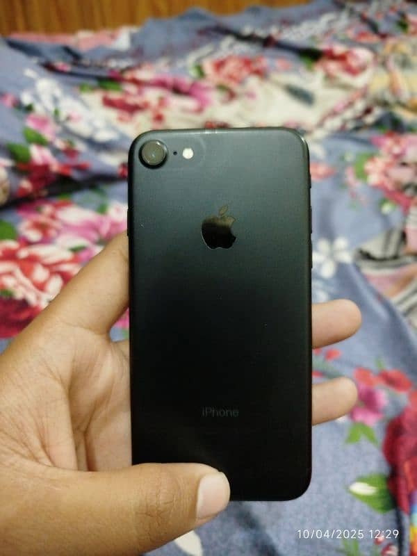 I phone 7 jv . All ok good condition 1