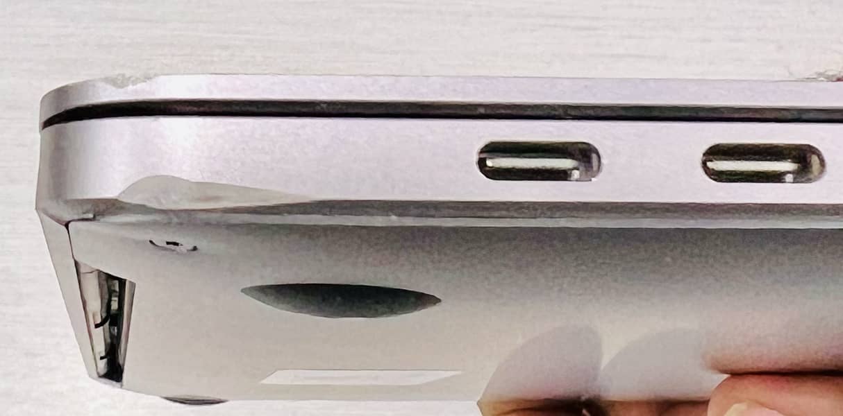MacBook Pro M1 2020 – 13" | 8GB | 256GB SSD | 93% Battery Health 4