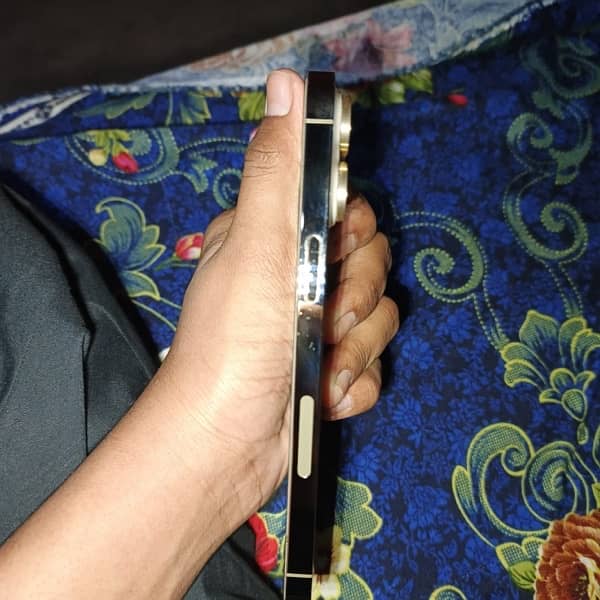 IPHONE 14 PRO MAX JV GOLDEN COLOUR 5