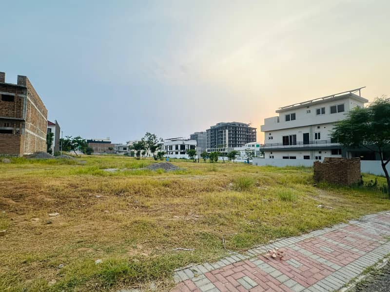 Urgent Sale Prime Location Location Plot In Top City 11