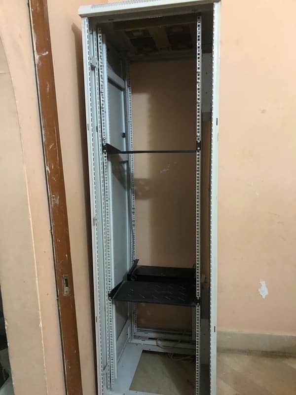 IT Server Rack 2