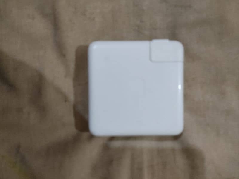 I am sale MacBook original charger type C 87w 96w 4