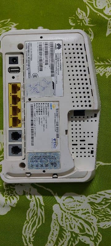Huawei GPON HG 8245C Modem with box and charger 1