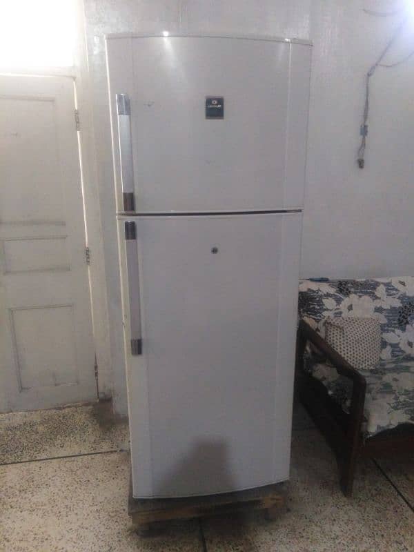 DAWALANCEC FULL SIZE NO FROST FRIDGE phone no. 0313.577. 88 48 0