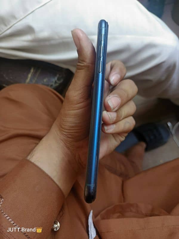 iphone 11promax condition 10/9 256gb 4
