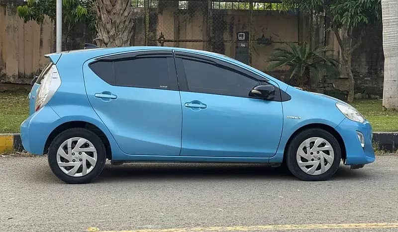 Toyota Aqua 2016, Fuel efficient car 0