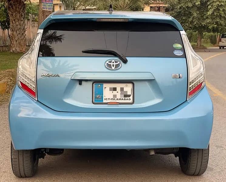 Toyota Aqua 2016, Fuel efficient car 3