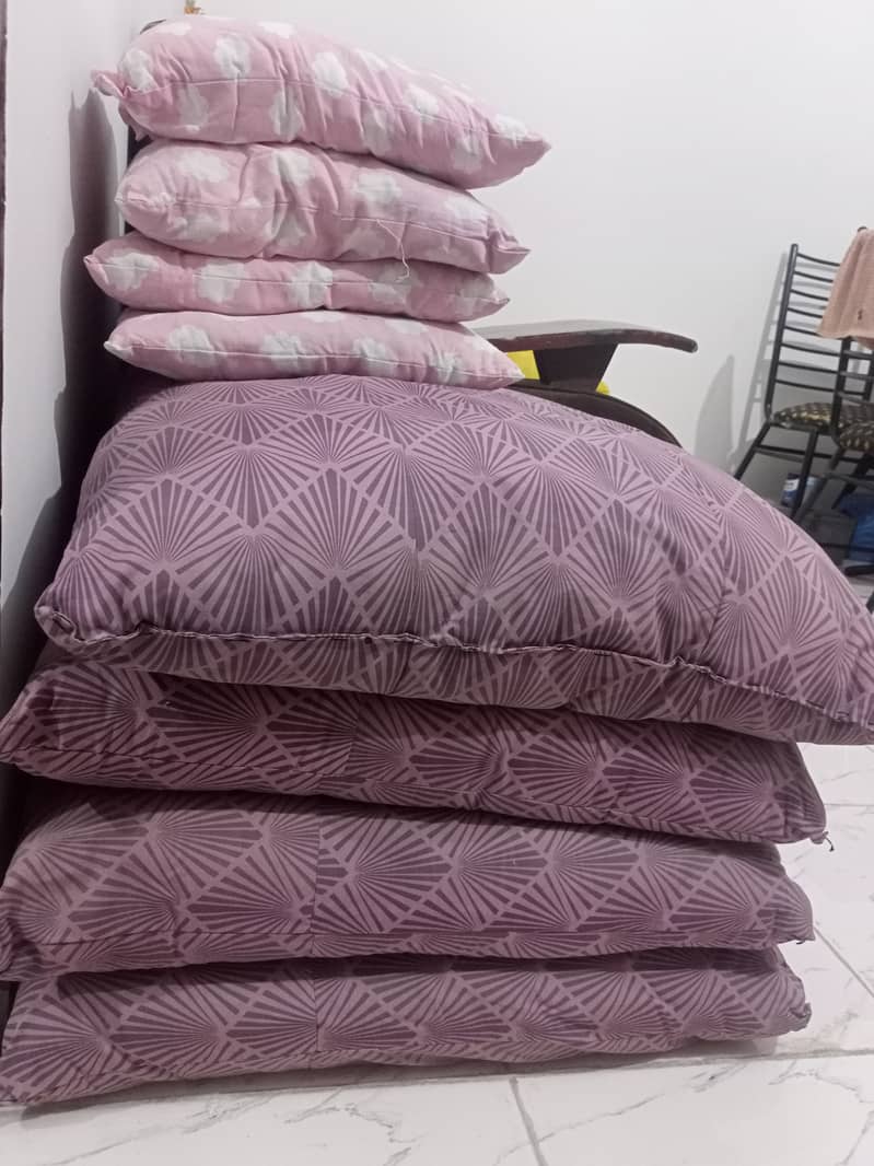 4 piece  baray cusion h or 4 piece  chotay cousion h 0