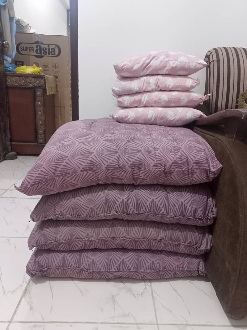 4 piece  baray cusion h or 4 piece  chotay cousion h 2