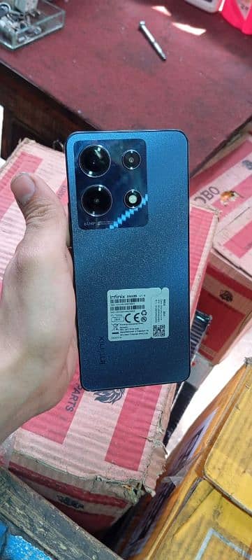 infinix note 30 8/256 gb 4