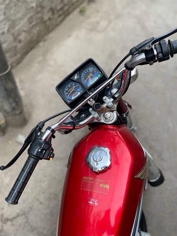 Honda 125 2023 4