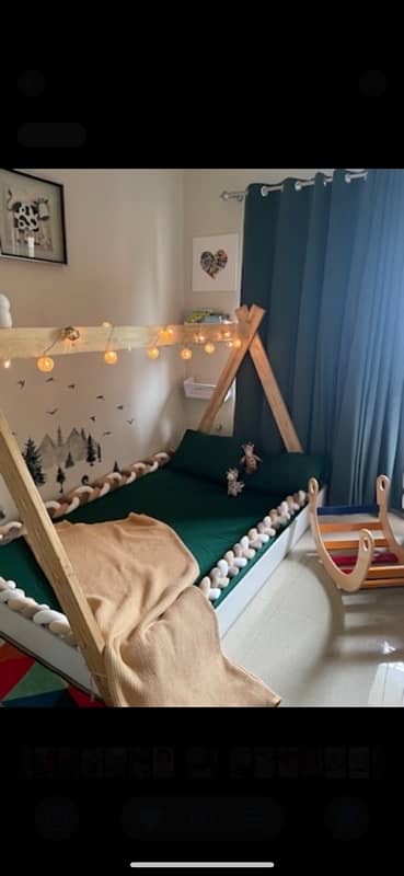 kids white bed with wooden frame/canopy 0