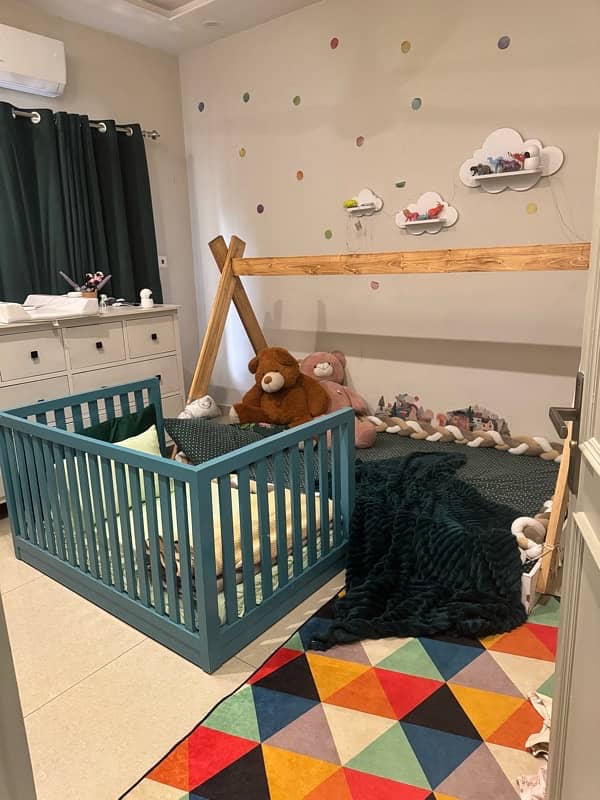 kids white bed with wooden frame/canopy 4