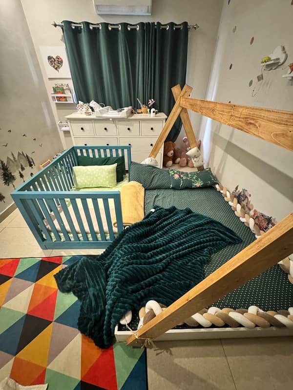 kids white bed with wooden frame/canopy 6