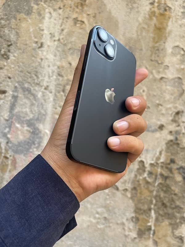 iPhone 13 like new with box 1