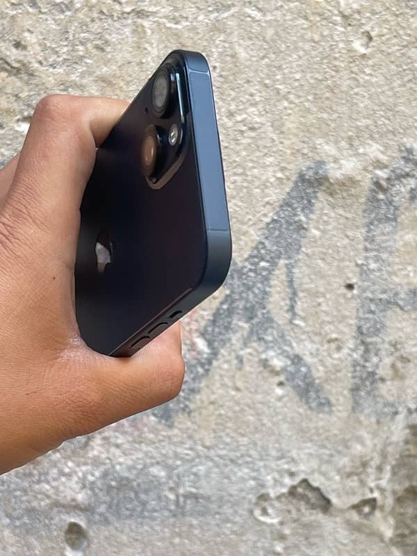 iPhone 13 like new with box 5