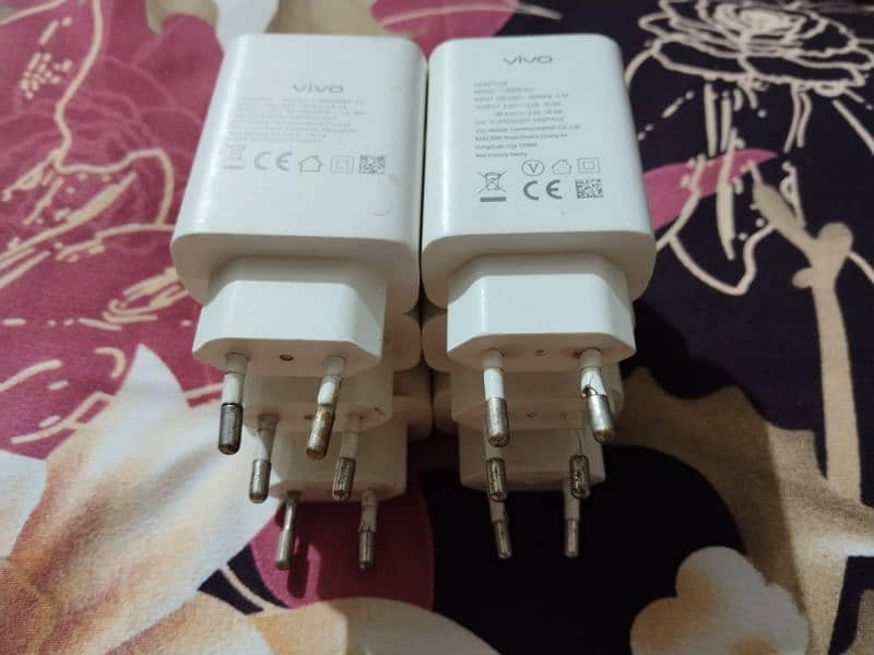 Samsung, Oppo, Vivo box pulled fast charger adapters available 2