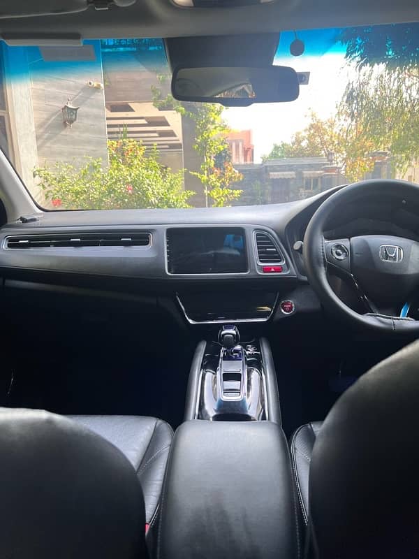 Honda Vezel Z 2015 8