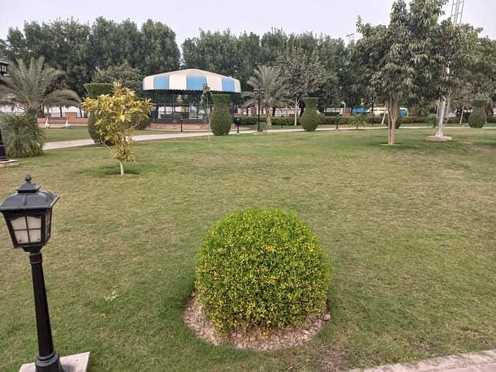 27.5 marla Plot corner+ possession utility paid available for sale Top location 9
